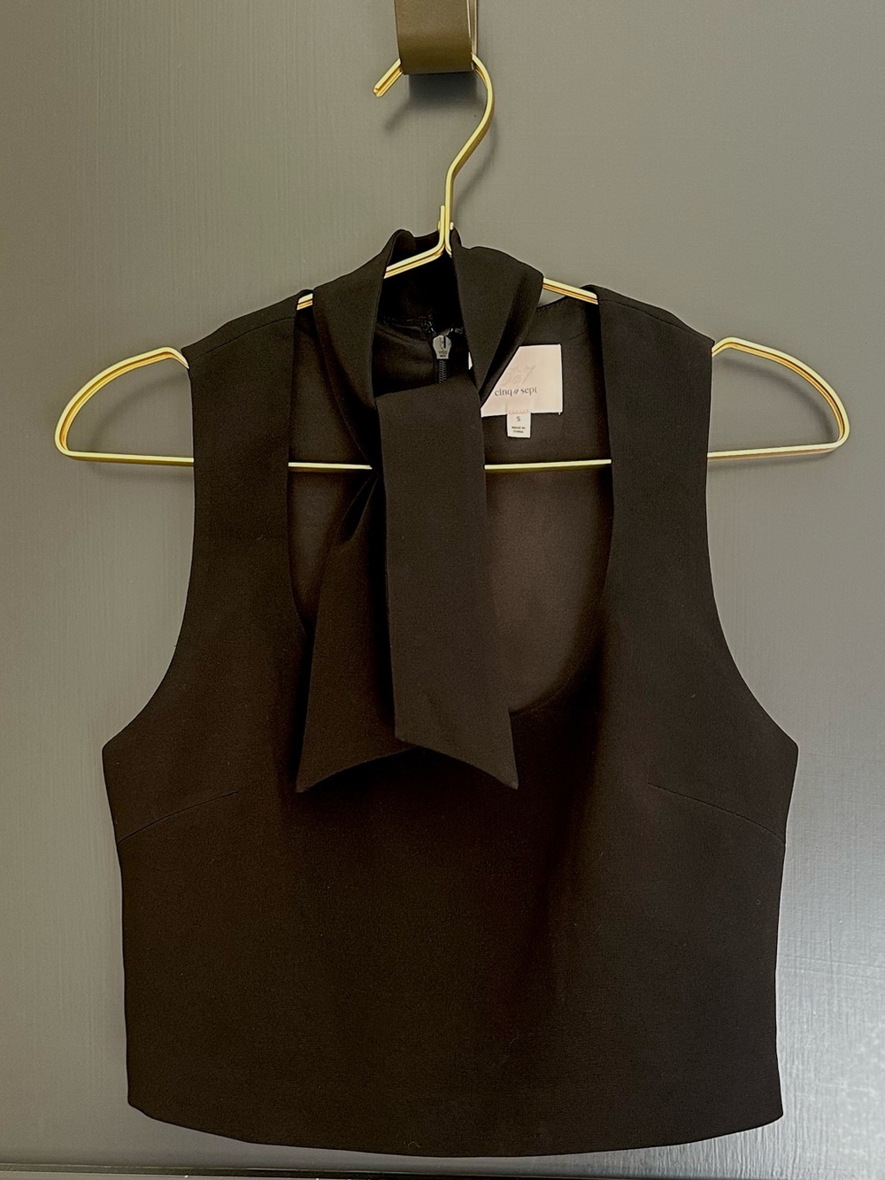 Cinq A Sept Esme Black Sleeveless Tie-Neck Crop Top / Size Small